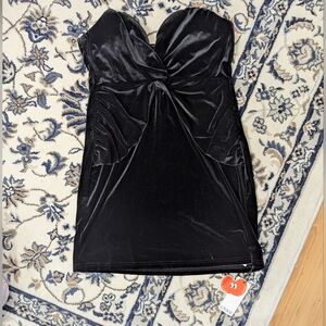 Cider Black Velvet Strapless Dress